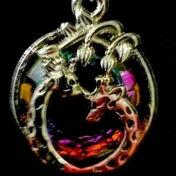 Giraffe Necklace and matching earrings - Picture 1 of 4